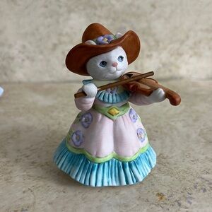 Vintage Schmid Kitty Cucumber Figurine Miss Fish Hoedown 1995